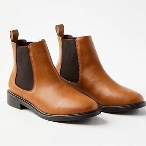 Loft Chelsea Brown Booties. Size 7.